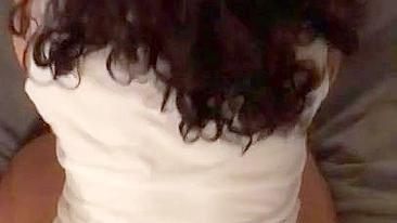 Brunette Syrian mom shakes XXX shaped ass in front of the camera