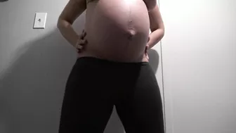 Pregnant Lebanese mom quickly exposes her main XXX body parts on camera