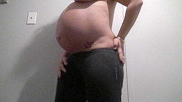 Pregnant Lebanese mom quickly exposes her main XXX body parts on camera