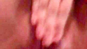 Arab mom hooks up with her own hand able to make her reach XXX orgasm