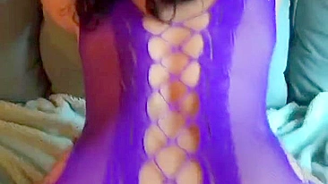 Sexy Arab mom in tight purple dress shakes big bouncing ass in XXX porn