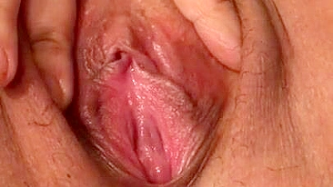 Gorgeous mom with hijab touches pussy and spreads labia in XXX video