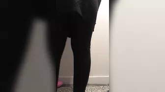 Classy Arab mom puts naked feet in cam for XXX fetishists watching her