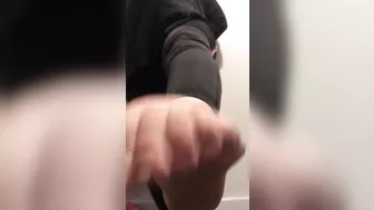 Classy Arab mom puts naked feet in cam for XXX fetishists watching her