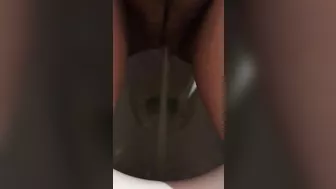 Qatar mom captures her own XXX opening as she sits on toilet and pisses