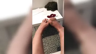 Qatar mom is proud of her hot feet she exposes in the self-made XXX video