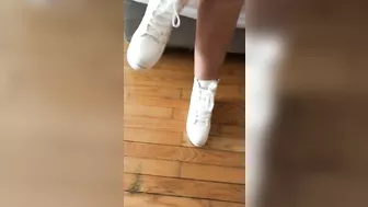 Arab mom figures out what kind of XXX sensations foot-fetishism gives