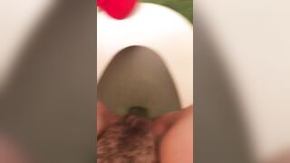 Lebanese mom loves hairy pussy and captures it during XXX pissing