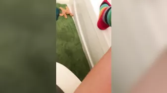 Lebanese mom loves hairy pussy and captures it during XXX pissing