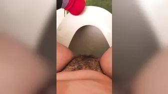 Lebanese mom loves hairy pussy and captures it during XXX pissing
