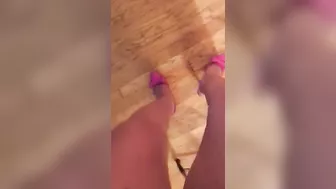 Arab mom captures legs with pink shoes on while walking in XXX video