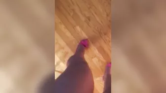 Arab mom captures legs with pink shoes on while walking in XXX video