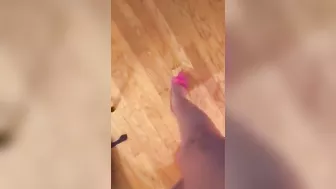 Arab mom captures legs with pink shoes on while walking in XXX video