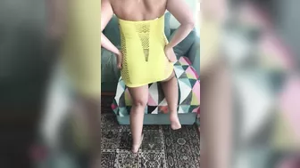 Algerian mom pulls tight yellow dress up a bit to expose XXX shaped ass
