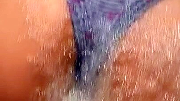 Arab mom in striped panties washes XXX shaped rear in the soapy water