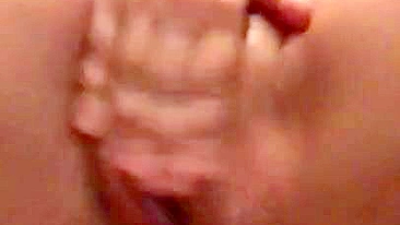 XXX masturbation of Maroc mom who squirts a lot with help of her hand