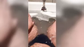 Exotic Arab mom shows XXX curves while relaxing solo in the bathroom