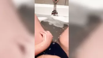 Exotic Arab mom shows XXX curves while relaxing solo in the bathroom