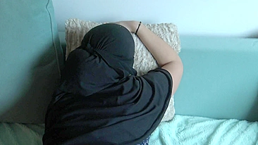 Hot cum covers big Arab ass of the lecherous mom after good fucking