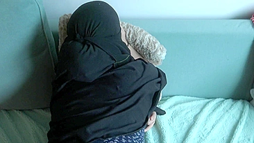 Hot cum covers big Arab ass of the lecherous mom after good fucking