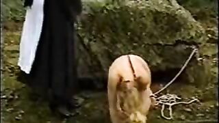 Moms remove daughter's sins in nature to accept her in the monastery