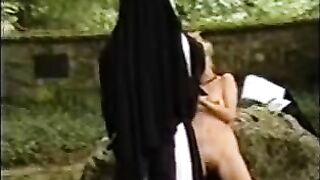 Moms remove daughter's sins in nature to accept her in the monastery