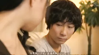 Asian mom postpones knitting to be drilled by boyfriend of her daughter