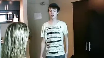 After shower mom doesn't mind to get drilled by stepson's friend