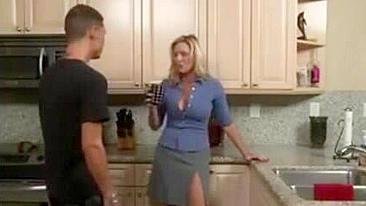 Conflict between blonde mom and stepson ends with quickie in kitchen
