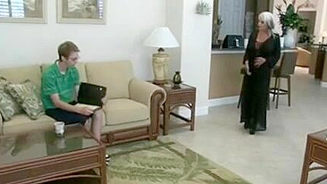 Horny mature mom in stockings seduces nerd using her round coconuts