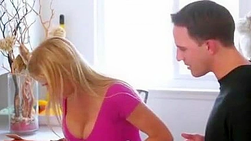 Boy and smoking-hot blonde mom have affairs being alone at home