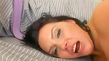 XXX video of bull fucking brunette mom in the fanny in gonzo porn