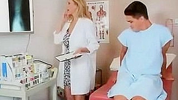 XXX whore in white robe practices sex with the patient in her office