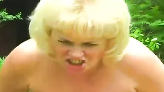 Young man meets mom in courtyard where she gives XXX blowjob and pussy Young man meets mom in courtyard where she gives XXX blowjob and pussy