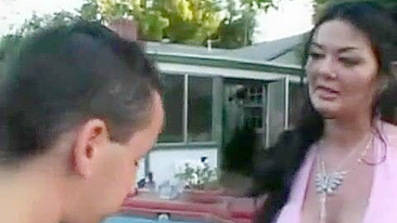 Brunette XXX slut is drilled by stepson's friend by the outdoor pool