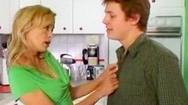 Mom with XXX shaped buttocks and younger stepson hook up in the kitchen