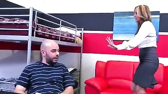 Talking isn't interested for mom who wants her jerking off XXX lover