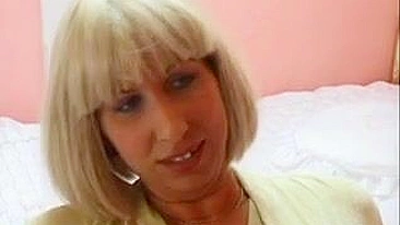 Long-legged blond mom has hard XXX anal affair with petite stepson