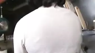 Mature Japanese mom has her XXX pussy worshipped by naughty guest