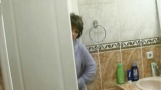 Lucky stepson tempted into XXX affair with horny mom in the bathroom