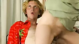 Naive stepson tempted into kinky XXX lovemaking with slutty mom