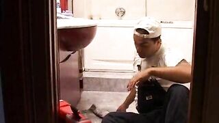 Hunky plumber tempted into unforgettable XXX affair with curvy mom