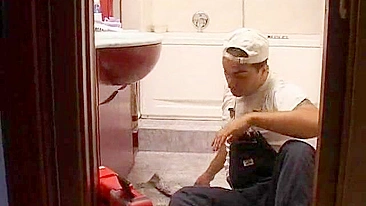 Hunky plumber tempted into unforgettable XXX affair with curvy mom