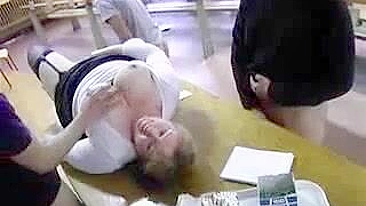 French BBW mom has XXX threesome with students in the classroom