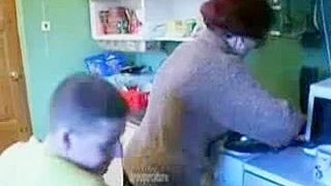 Mom with saggy XXX tits finds time for quickie with stepson in kitchen