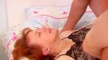 Hungry mom doesn't miss chance to have her XXX cunny drilled by boy