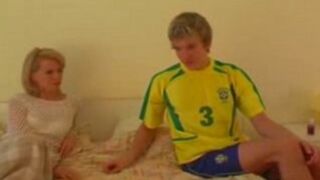 Football player fucks teammate's attractive XXX mom after training