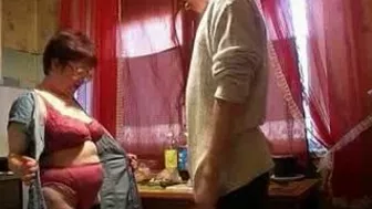 Elderly amateur mom shows younger neighbor her sexual XXX skills