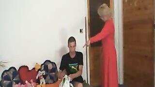 Chick catches her BF fucking his slutty XXX stepmom in the bedroom