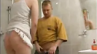 Horny hunk sticks XXX dick into wet cunt of GF's mom in the bathroom